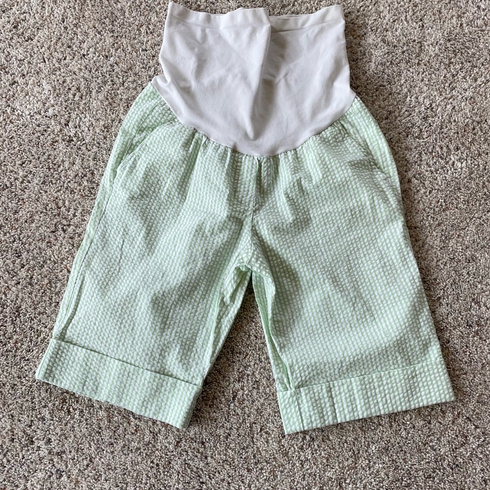 A Pea in the Pod maternity shorts